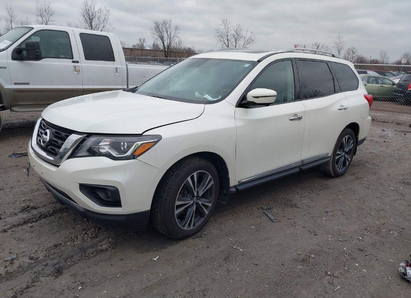 Photo 2 of 2017 Nissan Pathfinder PLATINUM (VIN 5N1DR2MM1HC618384)