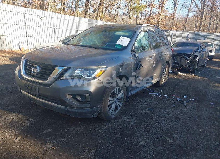 Photo 2 of 2017 Nissan Pathfinder S (VIN 5N1DR2MM1HC620913)