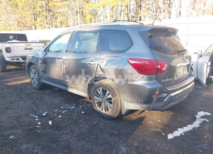 Photo 3 of 2017 Nissan Pathfinder S (VIN 5N1DR2MM1HC620913)