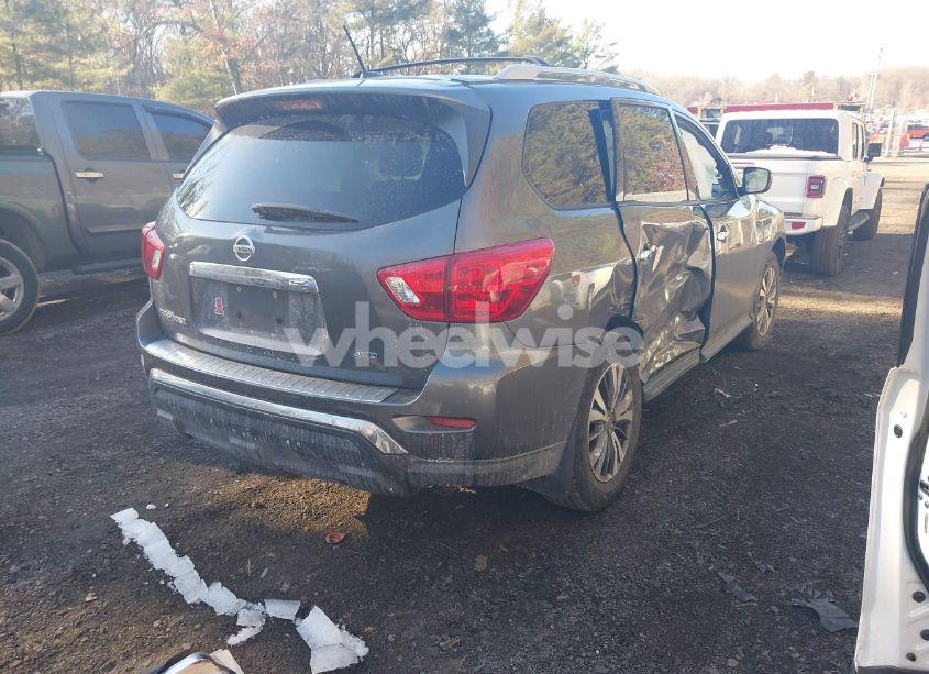 Photo 4 of 2017 Nissan Pathfinder S (VIN 5N1DR2MM1HC620913)