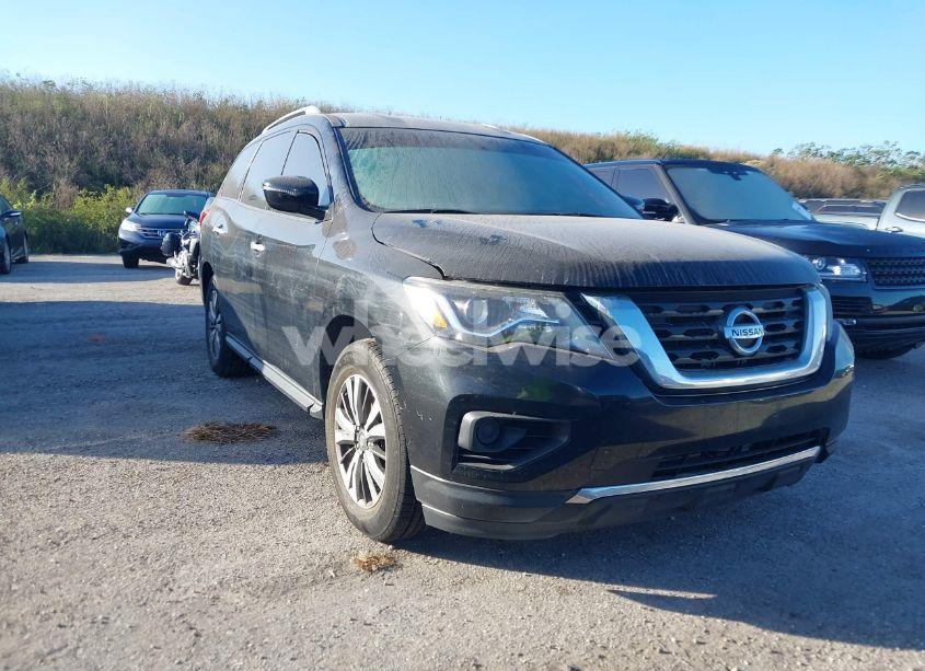 2017 Nissan Pathfinder S (VIN 5N1DR2MM1HC686846) main photo