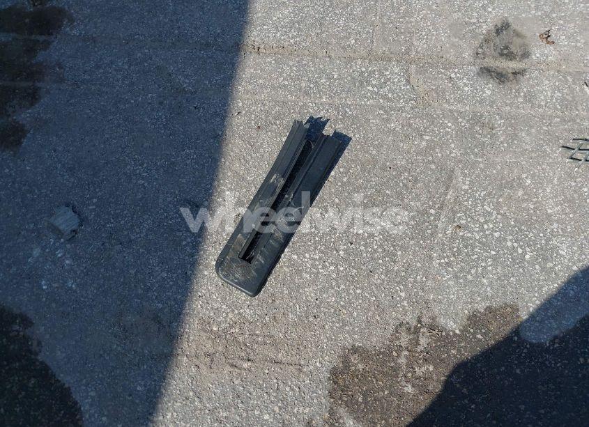 Photo 12 of 2018 Nissan Pathfinder SV (VIN 5N1DR2MM1JC607813)