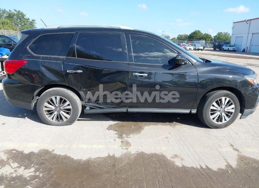Photo 6 of 2018 Nissan Pathfinder SV (VIN 5N1DR2MM1JC607813)