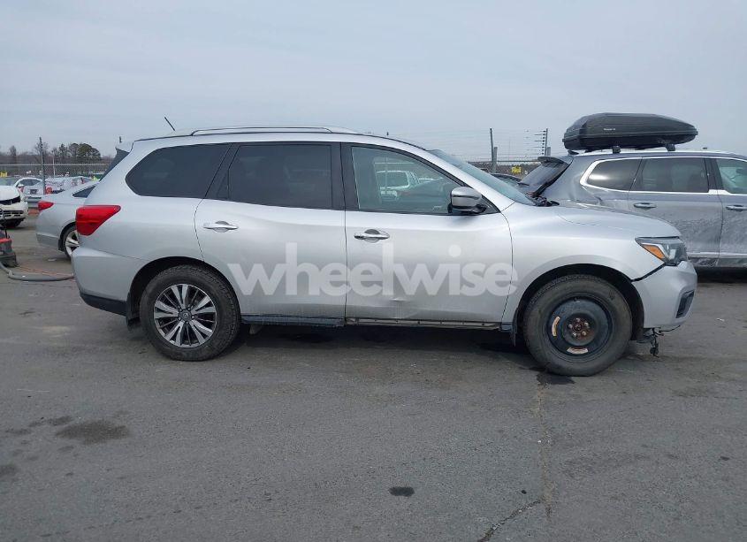 Photo 13 of 2018 Nissan Pathfinder SV (VIN 5N1DR2MM1JC675383)