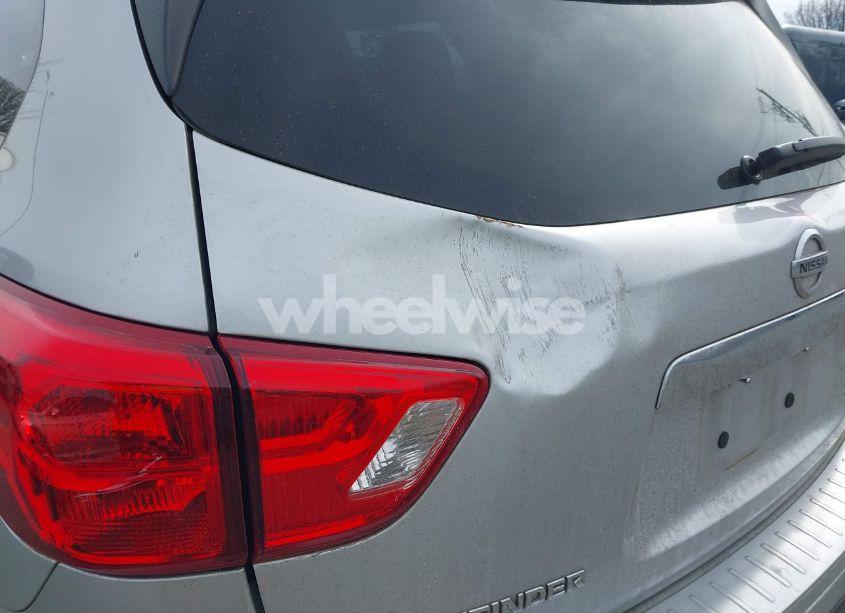 Photo 18 of 2018 Nissan Pathfinder SV (VIN 5N1DR2MM1JC675383)