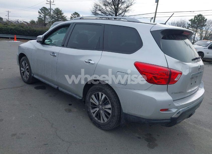 Photo 3 of 2018 Nissan Pathfinder SV (VIN 5N1DR2MM1JC675383)