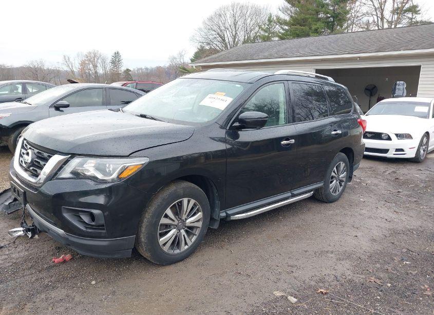 Photo 2 of 2019 Nissan Pathfinder SL (VIN 5N1DR2MM1KC641039)