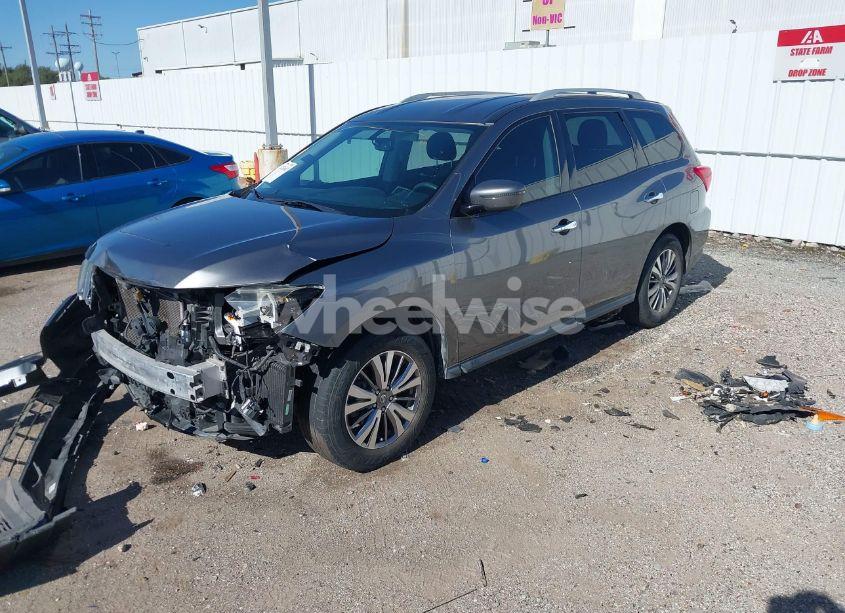 Photo 2 of 2019 Nissan Pathfinder SV (VIN 5N1DR2MM1KC643549)