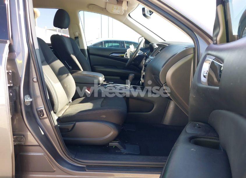 Photo 5 of 2019 Nissan Pathfinder SV (VIN 5N1DR2MM1KC643549)