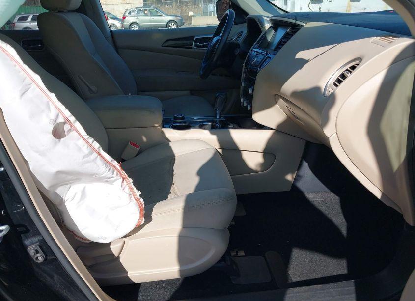 Photo 5 of 2017 Nissan Pathfinder SV (VIN 5N1DR2MM2HC629507)