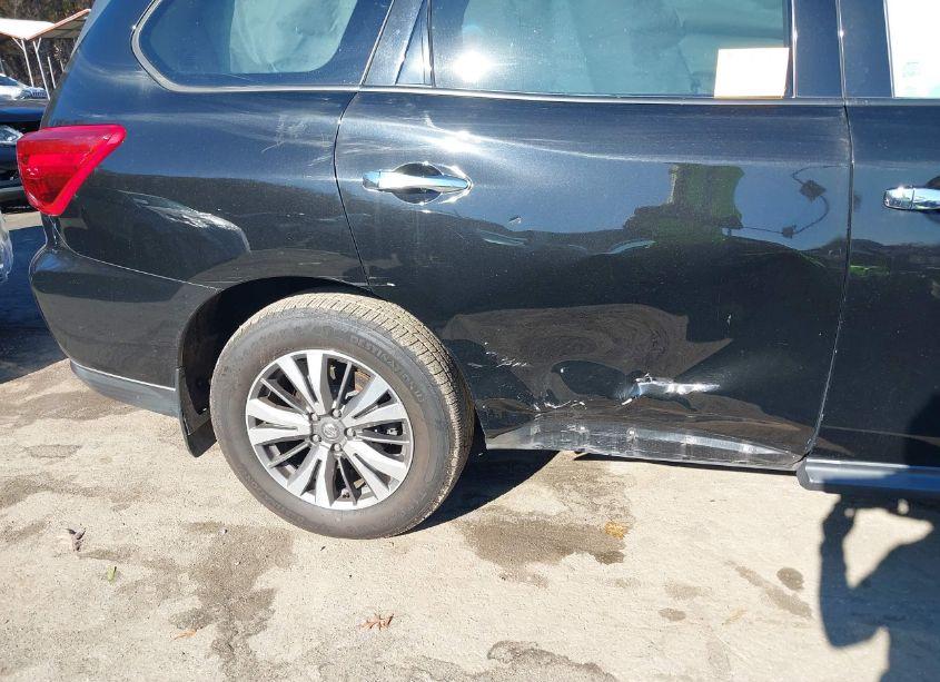 Photo 6 of 2017 Nissan Pathfinder SV (VIN 5N1DR2MM2HC629507)