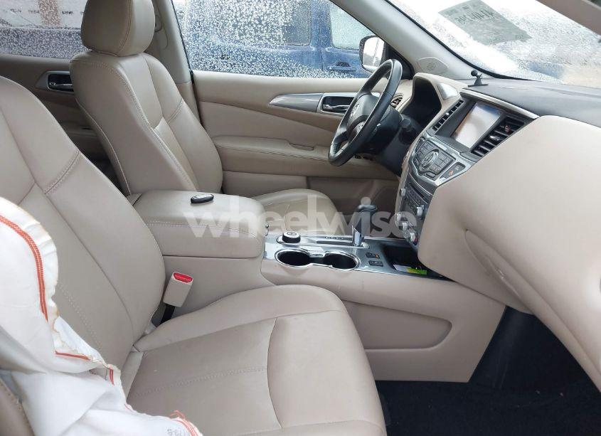 Photo 5 of 2017 Nissan Pathfinder SL (VIN 5N1DR2MM2HC634738)