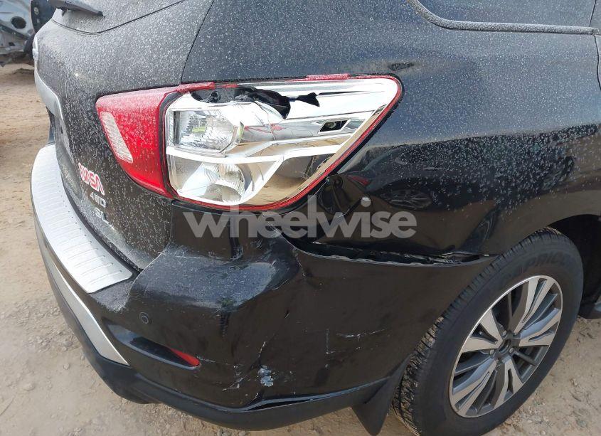 Photo 6 of 2017 Nissan Pathfinder SL (VIN 5N1DR2MM2HC634738)