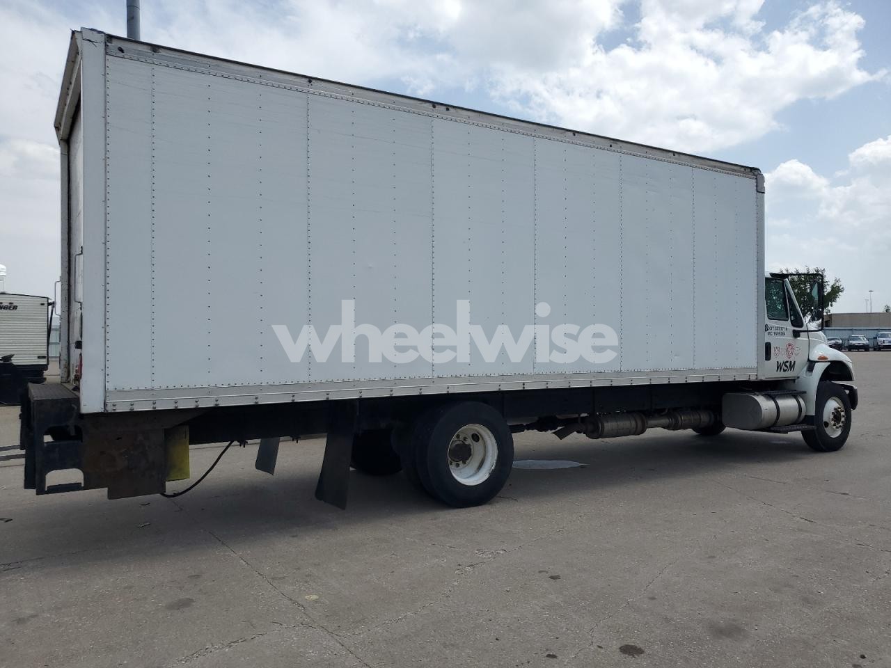 Photo 3 of 2017 INTERNATIONAL 4000 4300 N/A (VIN 5N1DR2MM2HC638935)