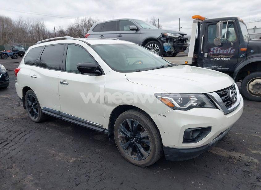 2017 Nissan Pathfinder PLATINUM (VIN 5N1DR2MM2HC659798) main photo