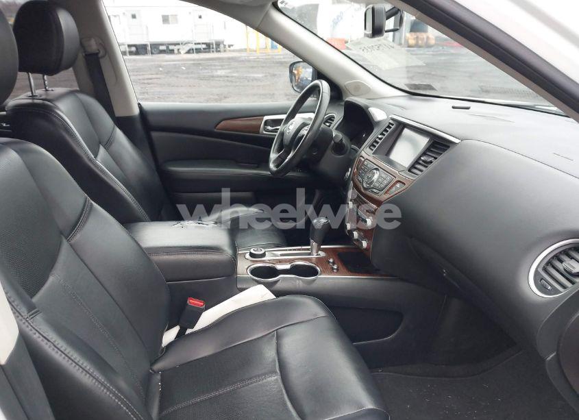 Photo 5 of 2017 Nissan Pathfinder PLATINUM (VIN 5N1DR2MM2HC659798)