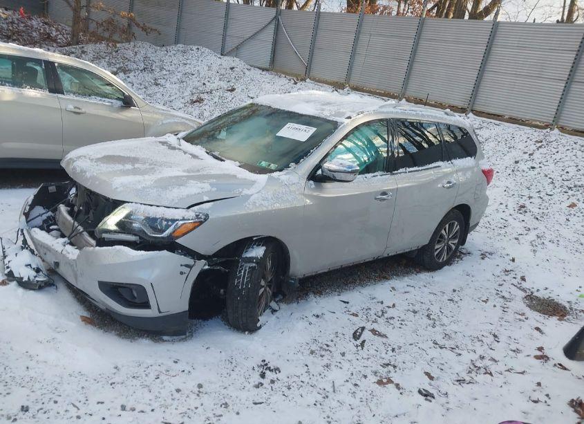 Photo 2 of 2017 Nissan Pathfinder SV (VIN 5N1DR2MM2HC913025)
