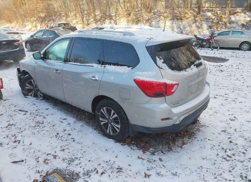 Photo 3 of 2017 Nissan Pathfinder SV (VIN 5N1DR2MM2HC913025)