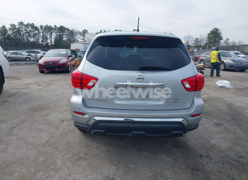 Photo 16 of 2018 Nissan Pathfinder SL (VIN 5N1DR2MM2JC602264)