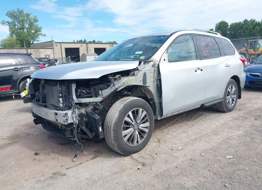 Photo 2 of 2018 Nissan Pathfinder S (VIN 5N1DR2MM2JC649603)