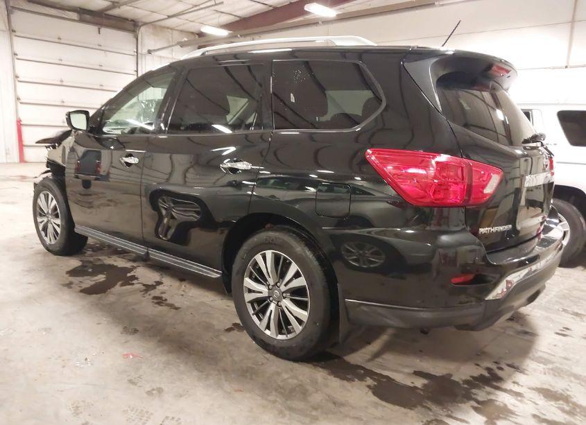 Photo 3 of 2018 Nissan Pathfinder SV (VIN 5N1DR2MM2JC657829)
