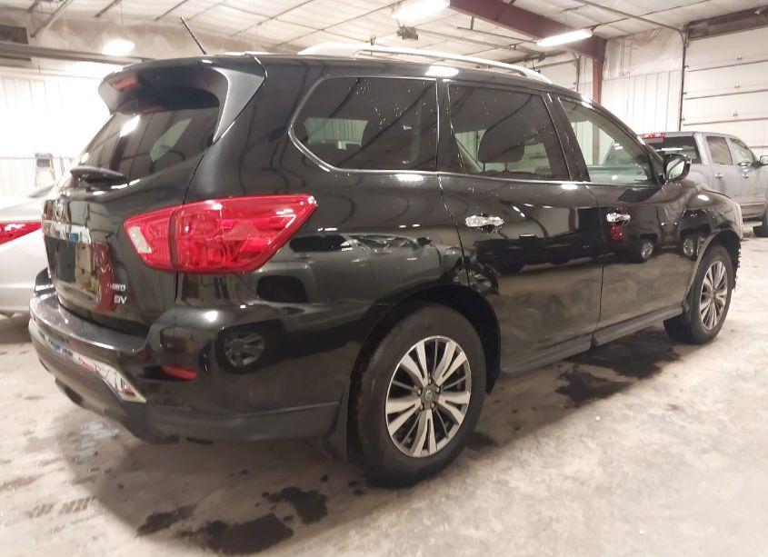 Photo 4 of 2018 Nissan Pathfinder SV (VIN 5N1DR2MM2JC657829)