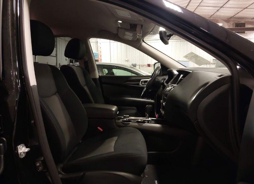 Photo 5 of 2018 Nissan Pathfinder SV (VIN 5N1DR2MM2JC657829)