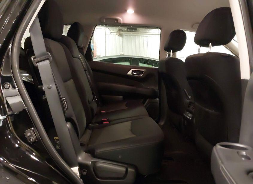 Photo 8 of 2018 Nissan Pathfinder SV (VIN 5N1DR2MM2JC657829)