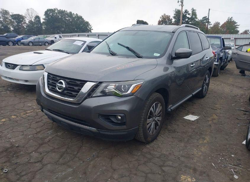 Photo 2 of 2018 Nissan Pathfinder SV (VIN 5N1DR2MM2JC662013)