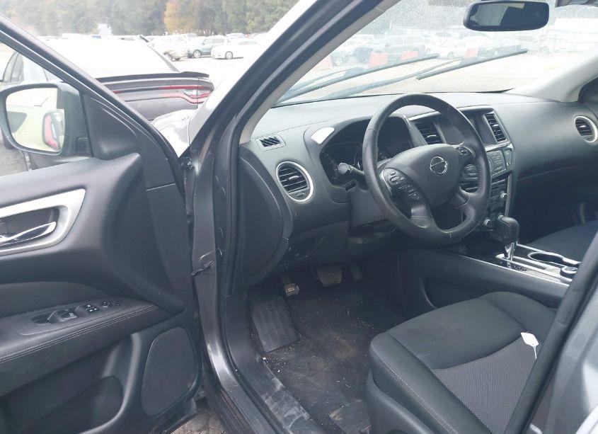 Photo 5 of 2018 Nissan Pathfinder SV (VIN 5N1DR2MM2JC662013)