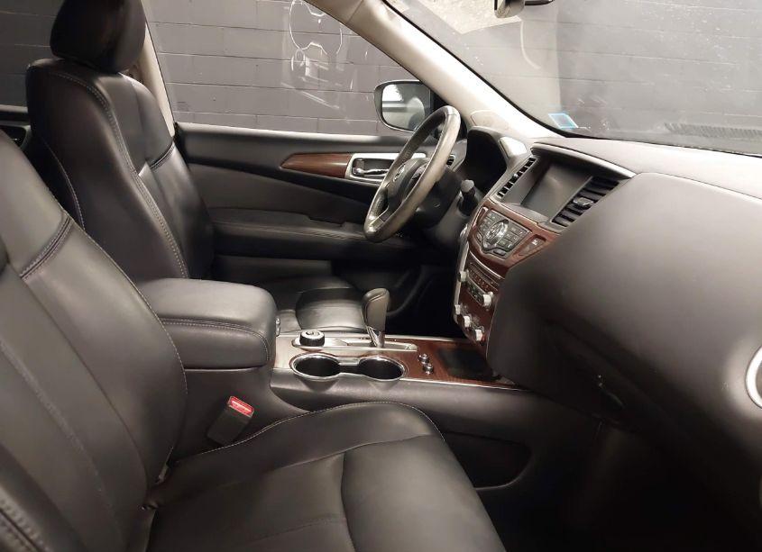 Photo 5 of 2019 Nissan Pathfinder PLATINUM (VIN 5N1DR2MM2KC630857)