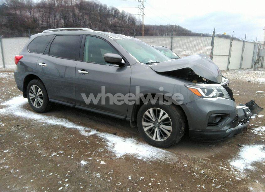 2017 Nissan Pathfinder S (VIN 5N1DR2MM3HC602039) main photo