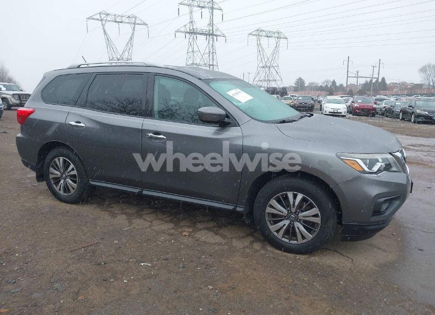2017 Nissan Pathfinder SV (VIN 5N1DR2MM3HC628253) main photo