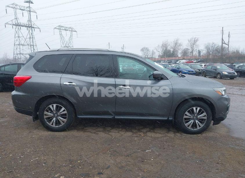 Photo 13 of 2017 Nissan Pathfinder SV (VIN 5N1DR2MM3HC628253)