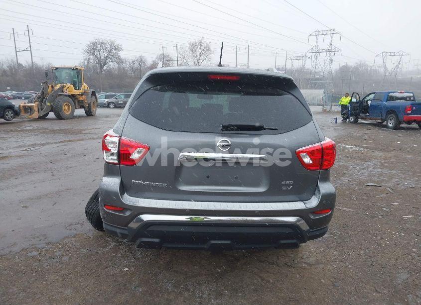 Photo 16 of 2017 Nissan Pathfinder SV (VIN 5N1DR2MM3HC628253)