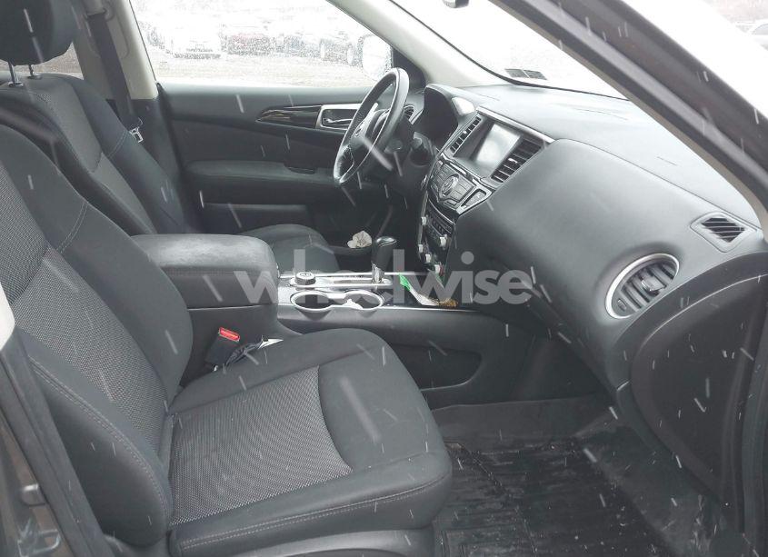 Photo 5 of 2017 Nissan Pathfinder SV (VIN 5N1DR2MM3HC628253)