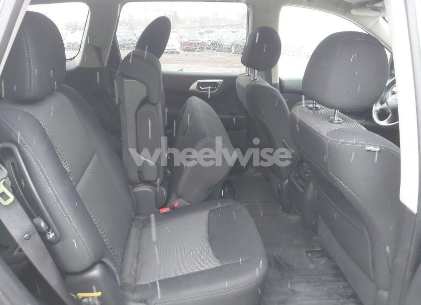 Photo 8 of 2017 Nissan Pathfinder SV (VIN 5N1DR2MM3HC628253)