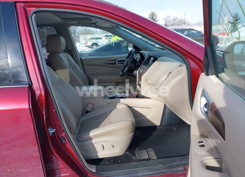 Photo 5 of 2017 Nissan Pathfinder PLATINUM (VIN 5N1DR2MM3HC641388)