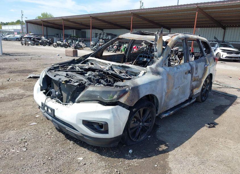 Photo 2 of 2017 Nissan Pathfinder PLATINUM (VIN 5N1DR2MM3HC670146)