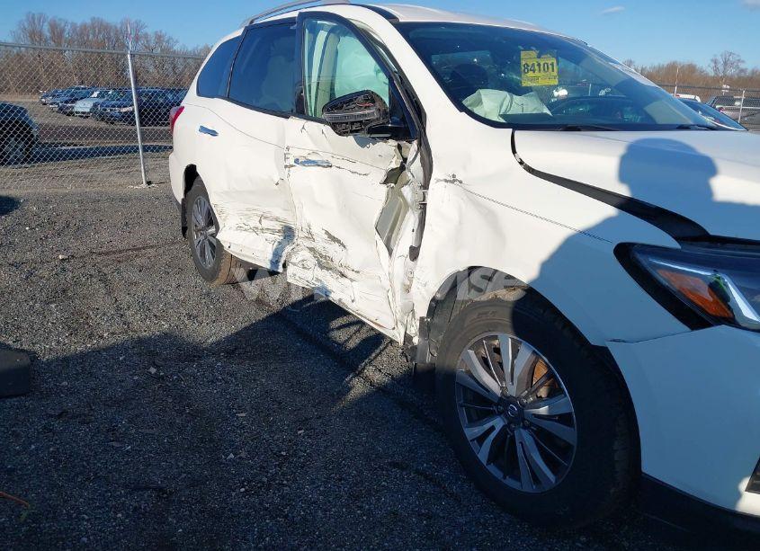 Photo 6 of 2017 Nissan Pathfinder S (VIN 5N1DR2MM3HC682829)