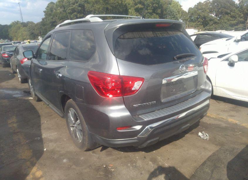 Photo 3 of 2018 Nissan Pathfinder S (VIN 5N1DR2MM3JC614892)