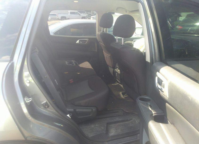 Photo 8 of 2018 Nissan Pathfinder S (VIN 5N1DR2MM3JC614892)