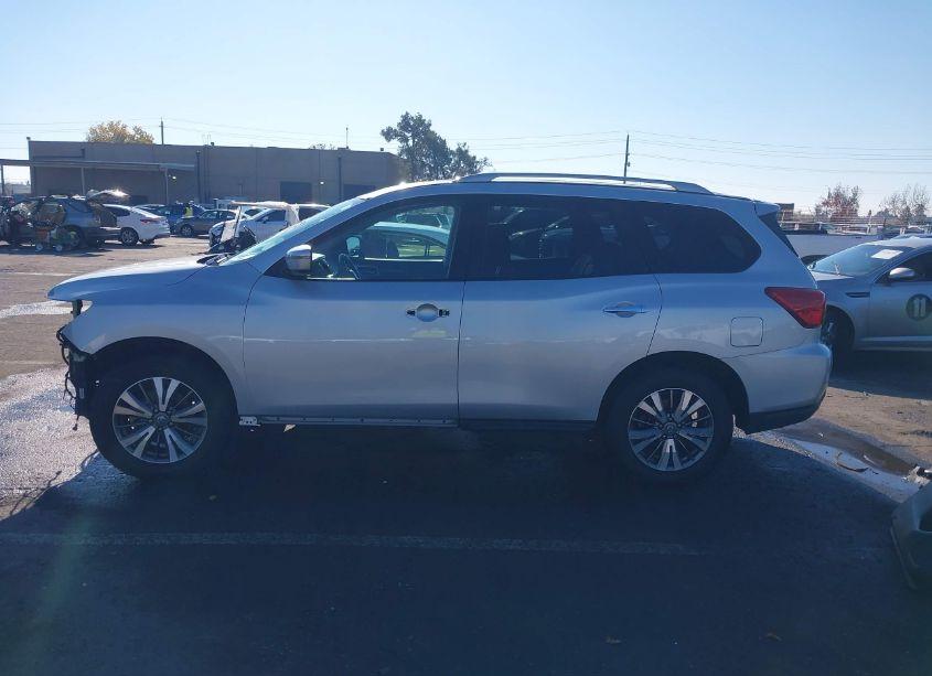 Photo 15 of 2018 Nissan Pathfinder SV (VIN 5N1DR2MM3JC642062)