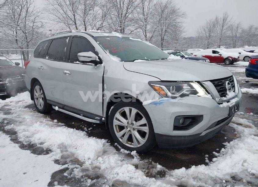 2018 Nissan Pathfinder SL (VIN 5N1DR2MM3JC655796) main photo
