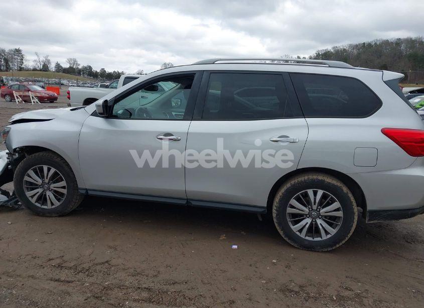 Photo 14 of 2018 Nissan Pathfinder SV (VIN 5N1DR2MM3JC661954)