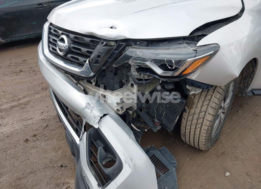 Photo 6 of 2018 Nissan Pathfinder SV (VIN 5N1DR2MM3JC661954)