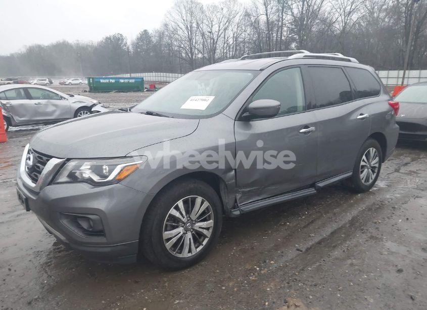 Photo 2 of 2018 Nissan Pathfinder SV (VIN 5N1DR2MM3JC663963)