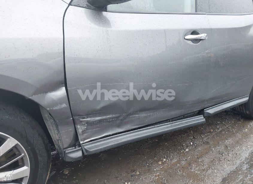 Photo 6 of 2018 Nissan Pathfinder SV (VIN 5N1DR2MM3JC663963)