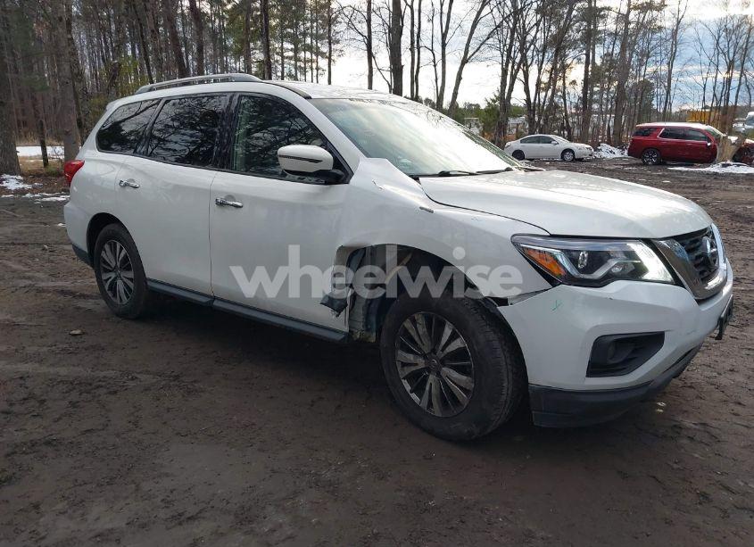 2018 Nissan Pathfinder SV (VIN 5N1DR2MM3JC664174) main photo