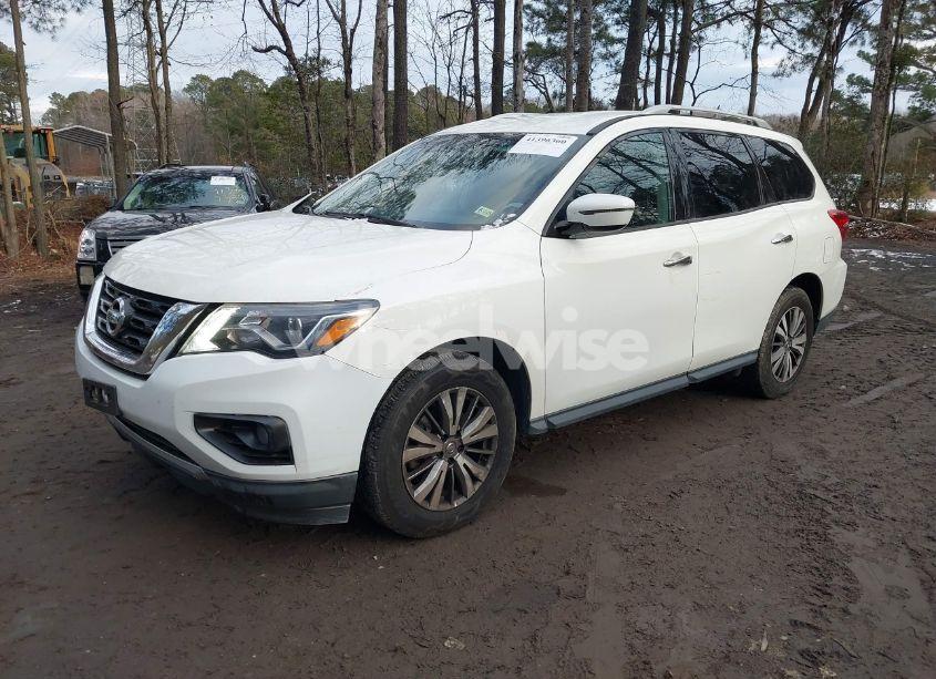 Photo 2 of 2018 Nissan Pathfinder SV (VIN 5N1DR2MM3JC664174)